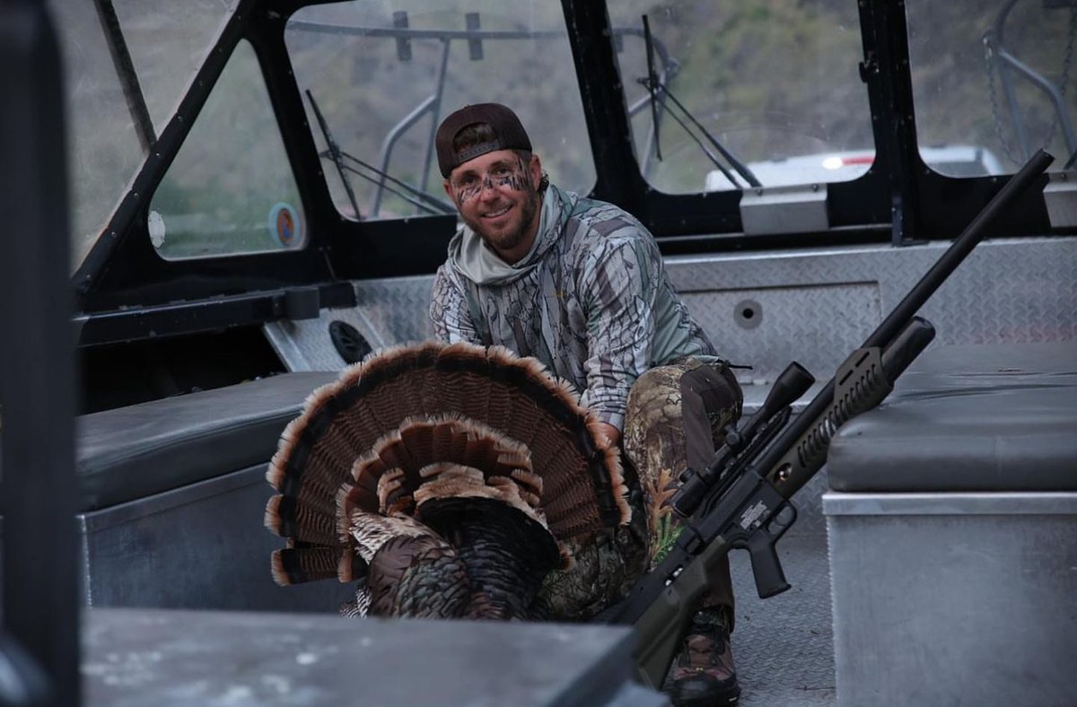 UmarexAir's tweet photo. Hammer Down! It's #fiftycalfriday !
Send us your Hammer content to get featured next Friday!
#umarex #airguns #umarexairguns #hammer #50cal #fiftycal #turkeyhunting #utahairguns #pcpairrifle #airrifle https://t.co/Y68jlXEv8s