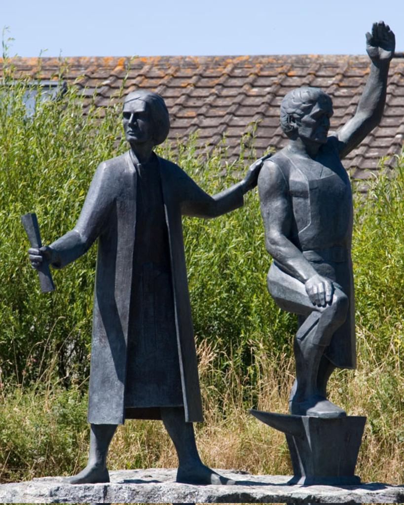 nicevyoo's tweet photo. If my village in Cornwall were to march on London in protest against unfair taxation to fund faraway wars....it wouldn't be the first time.

That's all I'm saying.

#angof

@KingBobIIV https://t.co/qPXg9PebWd
