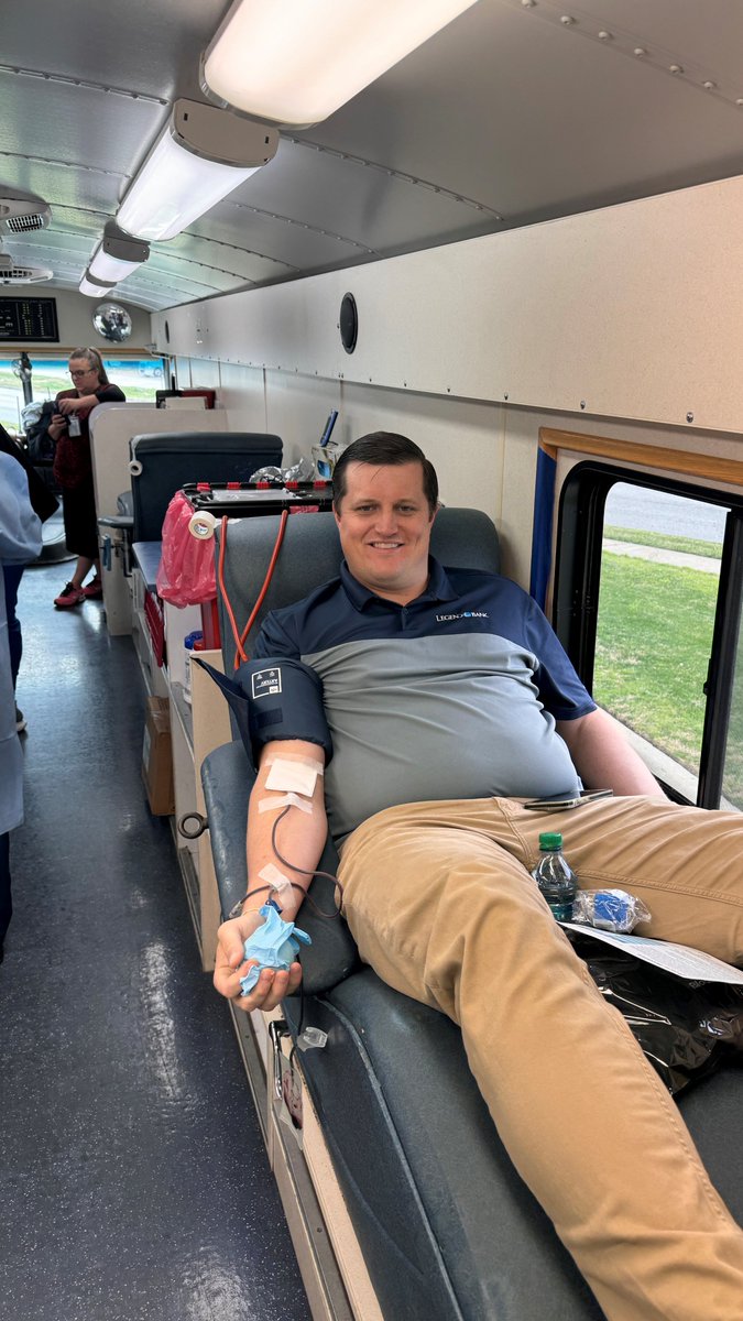 LegendBank's tweet photo. We wrapped up our #LegendLoves week in a big way with our annual blood drive at our Western Center Branch today! Our goal was to have 10 units donated which can save up to 30 lives and we did it!!! Thank you to all the donors who came out today to #SaveLives! 
#FeelGoodFriday https://t.co/gTFu6J3UxK