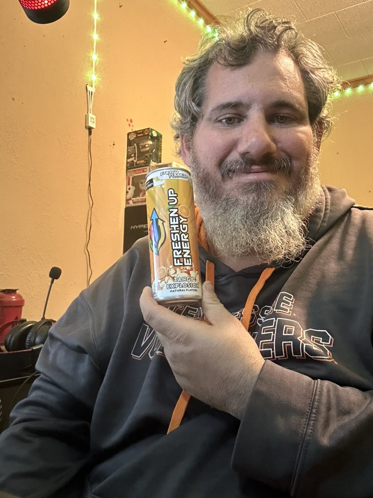 GarderGnome's tweet photo. Have you heard of @DrinkFreshenUp well I got one for you it’s @CarbonG_Group inspired tangy explosion if you like tangerines this is the drink for you. Powder form but also if you are needing a grab and go it’s in cans as well go check them out also use code: carbon at checkout https://t.co/HYk9Awogij