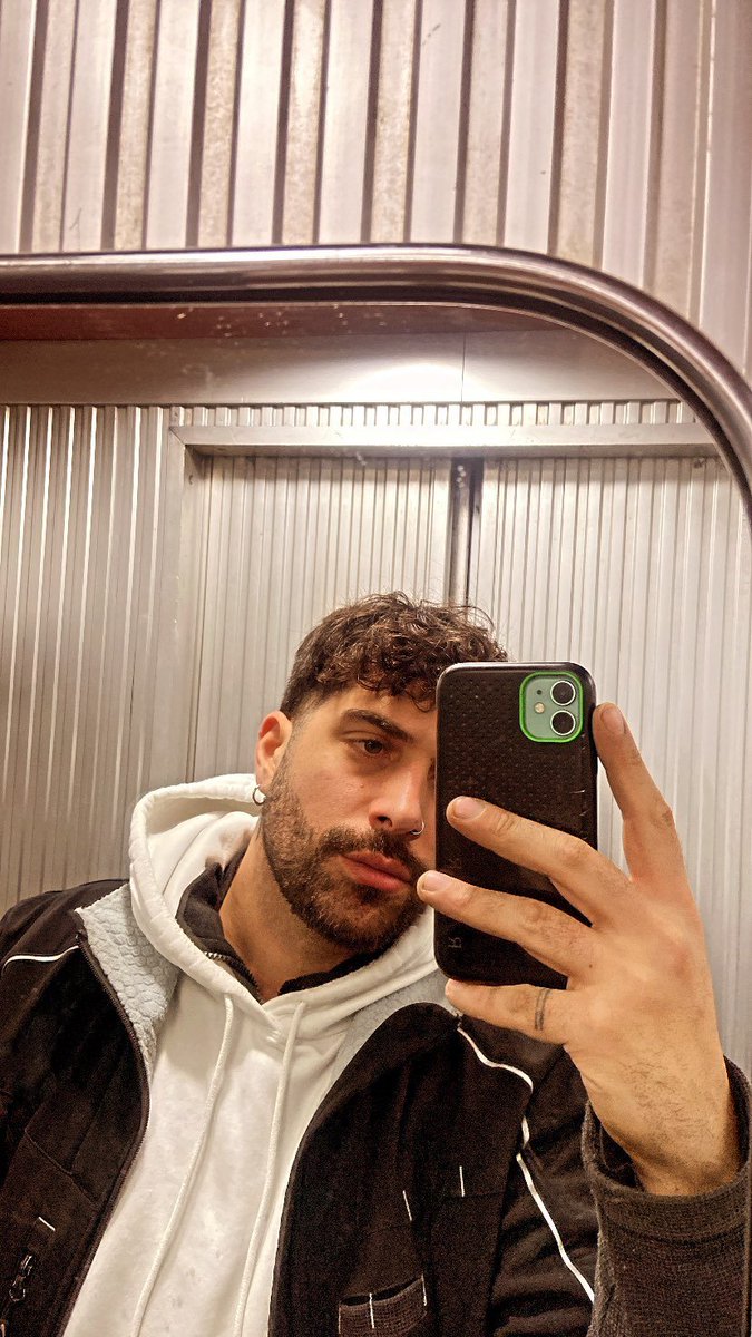 guzel ve bunun farkında