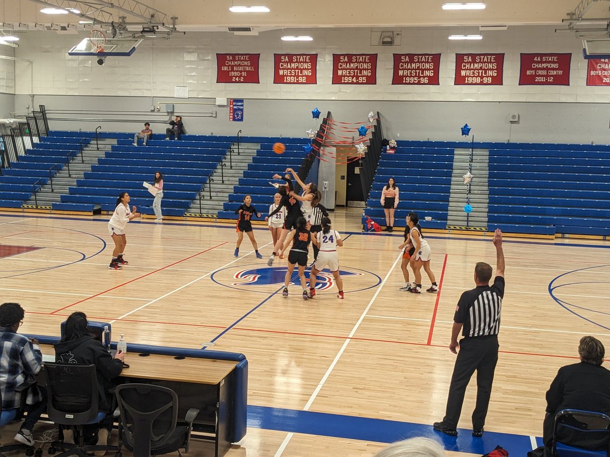 Ms_A_Yeh's tweet photo. #flyhighfri As much as it will be helpful to not be out as late, I am always sad when basketball season ends. Great season, Warriors - a lot of good things to build on! π https://t.co/L8sC2AILVn