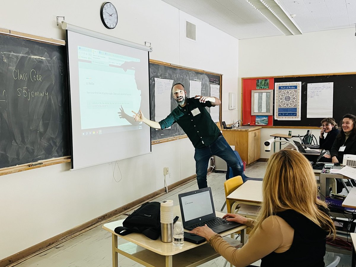 For today’s PA day, <a href="/TDSBmath/">TDSB Mathematics & Numeracy</a> &amp; <a href="/TDSB_STEM/">TDSB STEM K-12</a> welcomed 260 <a href="/tdsb/">Toronto District School Board</a> math &amp; science teachers to our annual Eureka! STEM conference to deepen their practice &amp; have a great time doing it.

The best part of the conference is seeing teachers leading teachers in areas they find valuable.