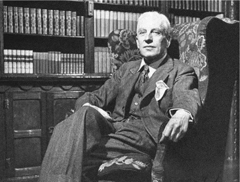 According to the research of British historian **Arnold J. Toynbee**, there are **19 or 21 major civilizations** in the world. These civilizations have experienced cycles of development and decline throughout history. Toynbee's model identifies several stages through which these