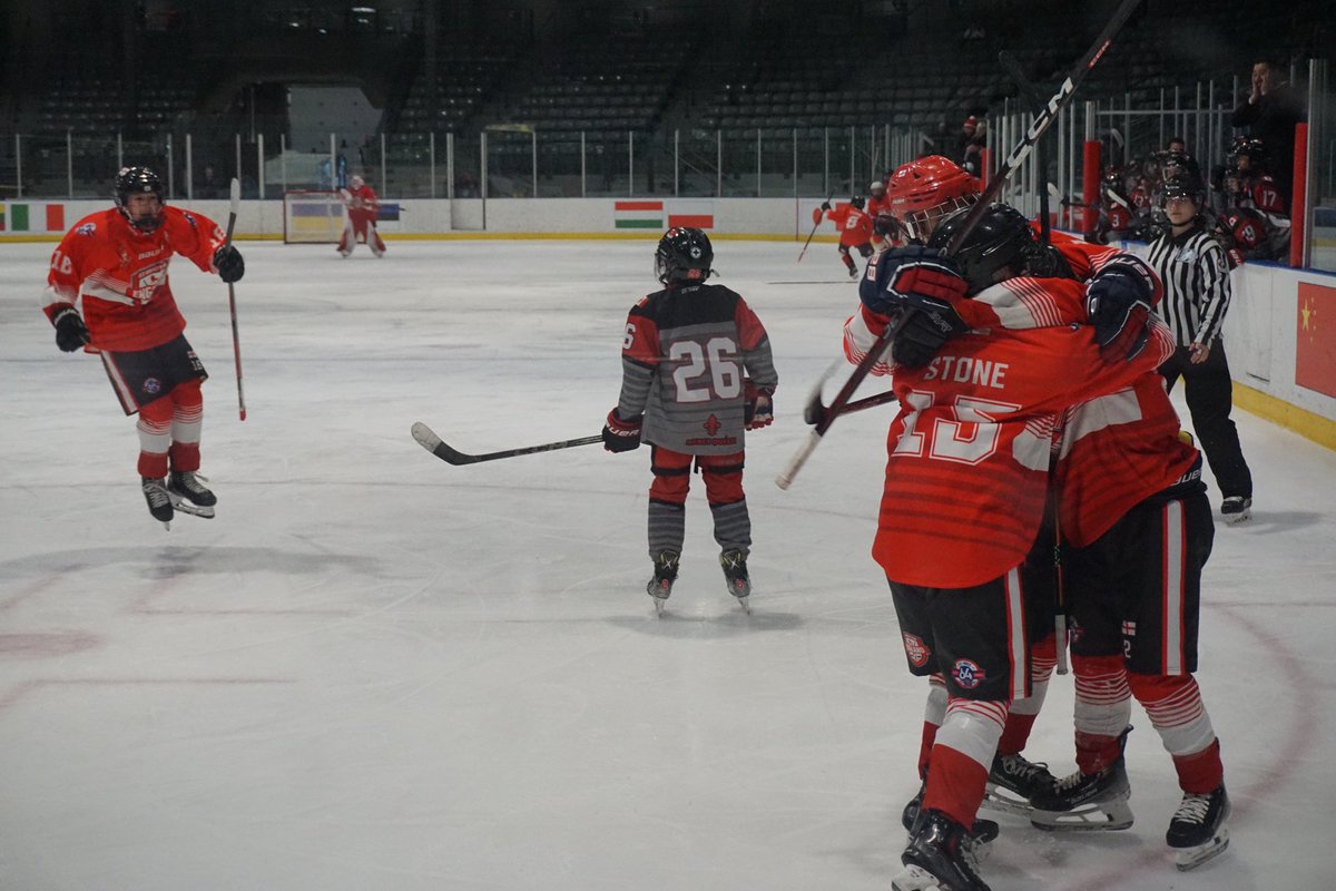 bethanythomas16's tweet photo. Super proud of these guys! @EngIceHockey team through to their semi final in the @tournoipeewee 🏒🇨🇦🏴󠁧󠁢󠁥󠁮󠁧󠁿 we go again tomorrow. https://t.co/A6mlZZkmHb