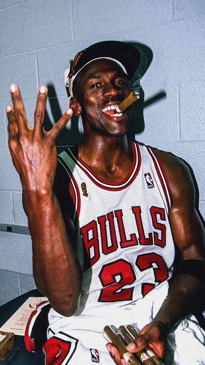 PasionBasketNBA's tweet photo. Hoy cumple 61 años Michael Jordan:

➡️ 32.292 PTS
➡️ 5.633 ASIST
➡️ 6.672 REB
➡️ 15 temporadas NBA
➡️ Rookie del Año
➡️ 6 anillos
➡️ 5 MVPs
➡️ 6 MVPs Finales
➡️ 14 veces All Star
➡️ 3 MVPs All Star
➡️ 2 Oros JJOO
➡️ Mejor Quinteto Rookies
➡️ 1 vez Mejor Defensor NBA
➡️ 10 veces Mejor Quinteto NBA
➡️ 9 veces Mejor Quinteto Defensivo
➡️ 2 veces Campeón Concurso de Mates
➡️ Campeón NCAA
➡️ Máximo anotador en la historia de los Chicago Bulls
➡️ Elegido dentro de los 75 Mejores Jugadores de la Historia de la NBA
➡️ Hall of Fame
➡️ Premio EPSY Mejor Atleta Masculino Década (1990-2000)
➡️ 4 premios EPSY Mejor Jugador NBA
➡️ ESPY Atleta del Siglo
➡️ Premio Naismith College Player del Año

El mejor jugador de la historia 🐐
