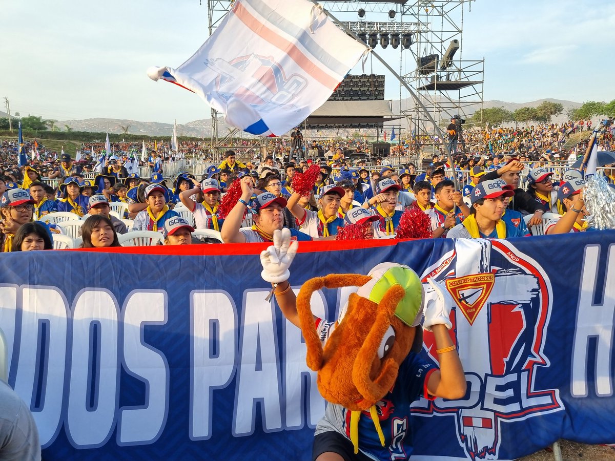edsonvguerrerol's tweet photo. 📌 Gran Cámpori
"DISCIPULADOS", UPN 2024, con la participación de 10 mil Conquistadores en Lima, Perú.
📍 Club GOEL, campeón y representante de Marchas(Evoluciones) y Canto Inédito de la #ANoP, Trujillo #DMLaMerced, participa con gran entusiasmo en multitudinario evento. https://t.co/GPq27vbPe5