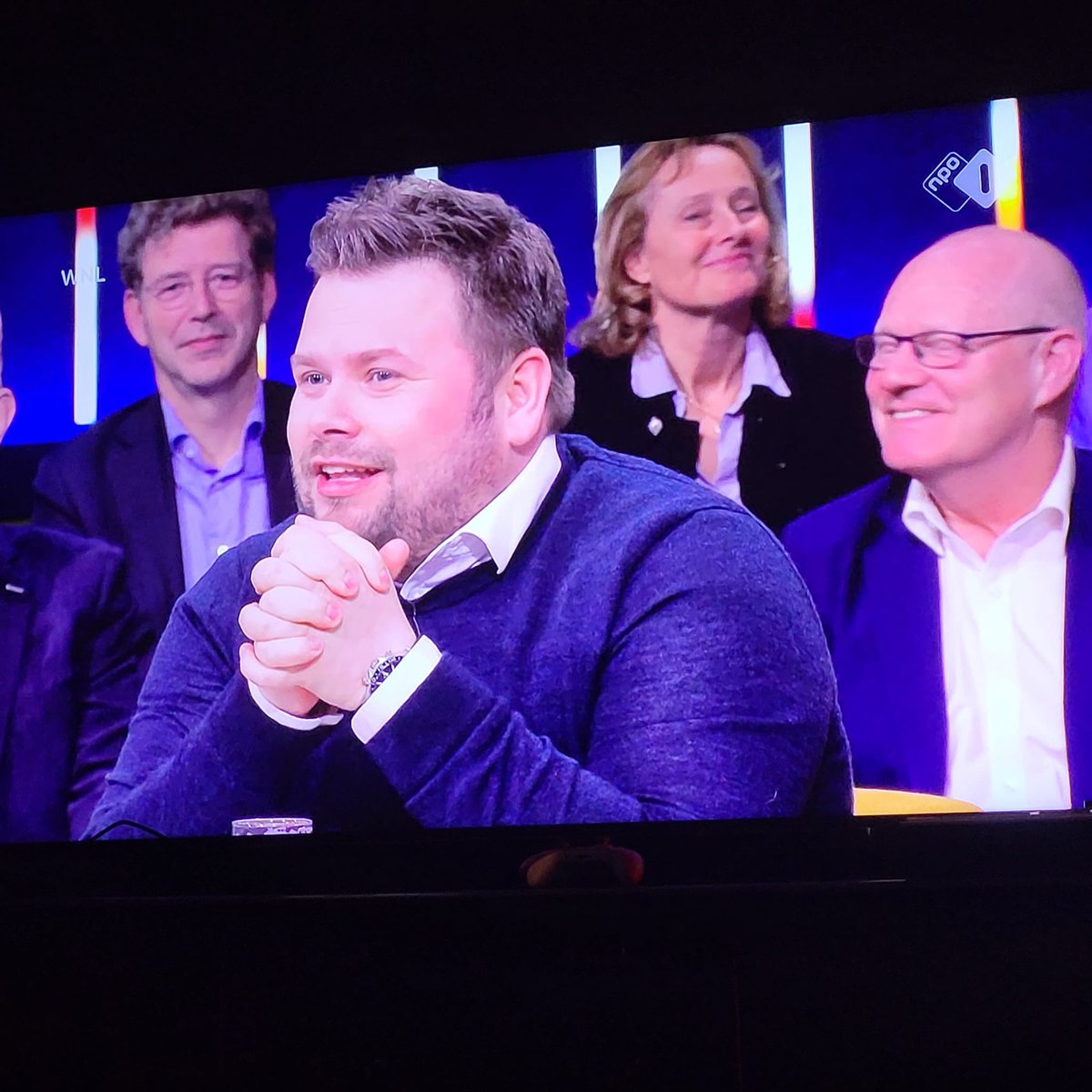 Bij @op1npo op bezoek met de gemeenteraad van #bodegraven #reeuwijk. <a href="/TvanGroningen/">Thomas van Groningen</a> liet zijn licht schijnen over de moeizame formatie. Goede vertegenwoordiging van <a href="/VVD_BR/">VVD Bodegraven-Reeuwijk</a>