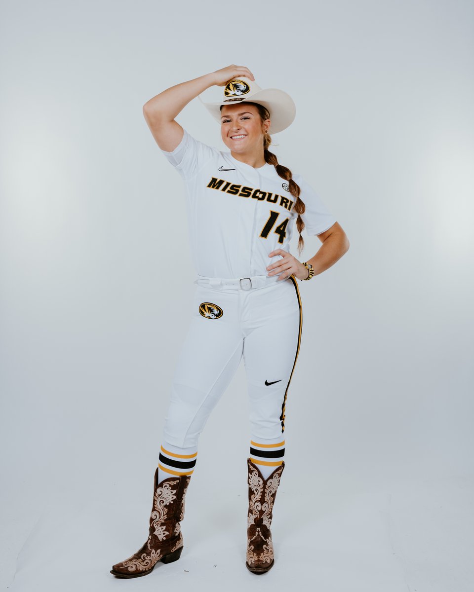 MizzouSoftball's tweet photo. Nathalie Touchet enters this one in relief of Laurin Krings!! 

The Aledo, Texas, freshman, is set to make her Mizzou debut in her home state. 

#OwnIt #MIZ 🐯🥎 https://t.co/9R2QwPJSKc