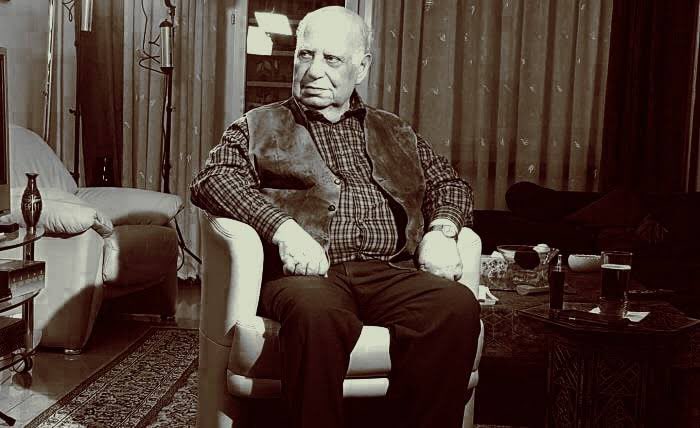 توفي الدكتور جون نسطة، عضو الهيئة القيادية في الحزب الشيوعي السوري (المكتب السياسي)، اليوم في ألمانيا بعد معاناة مع المرض. كان معروفًا بمبادئه الثابتة وأدواره الهامة في الحزب وحركات المعارضة.  رحمه الله. 

١٩٣٩-٢٠٢٤

 #سوريا #جون_نسطة #بيان