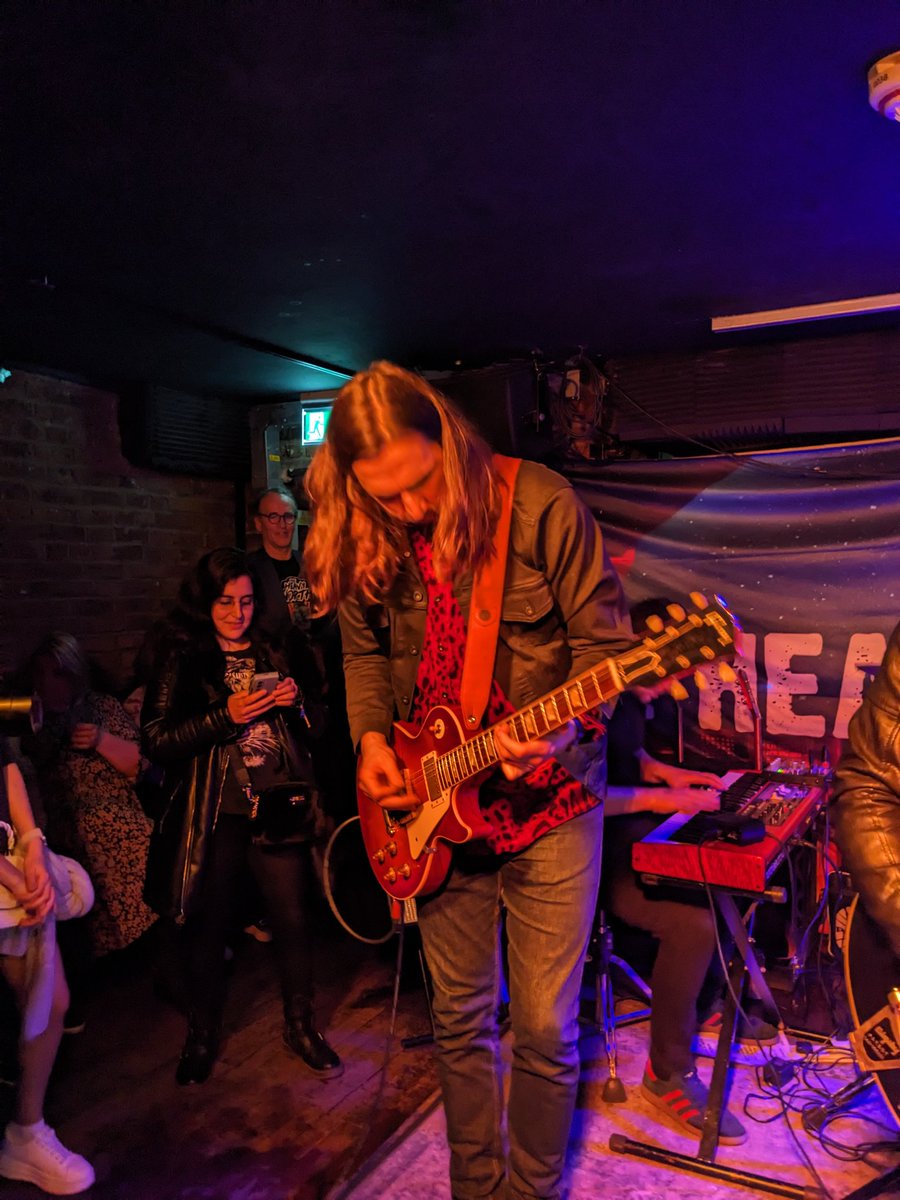 The Heavy North rockin tonight at The Troubadour, London. Gutted I had to leave early to catch the train home, was a top night 🤘🤘 @theheavynorth