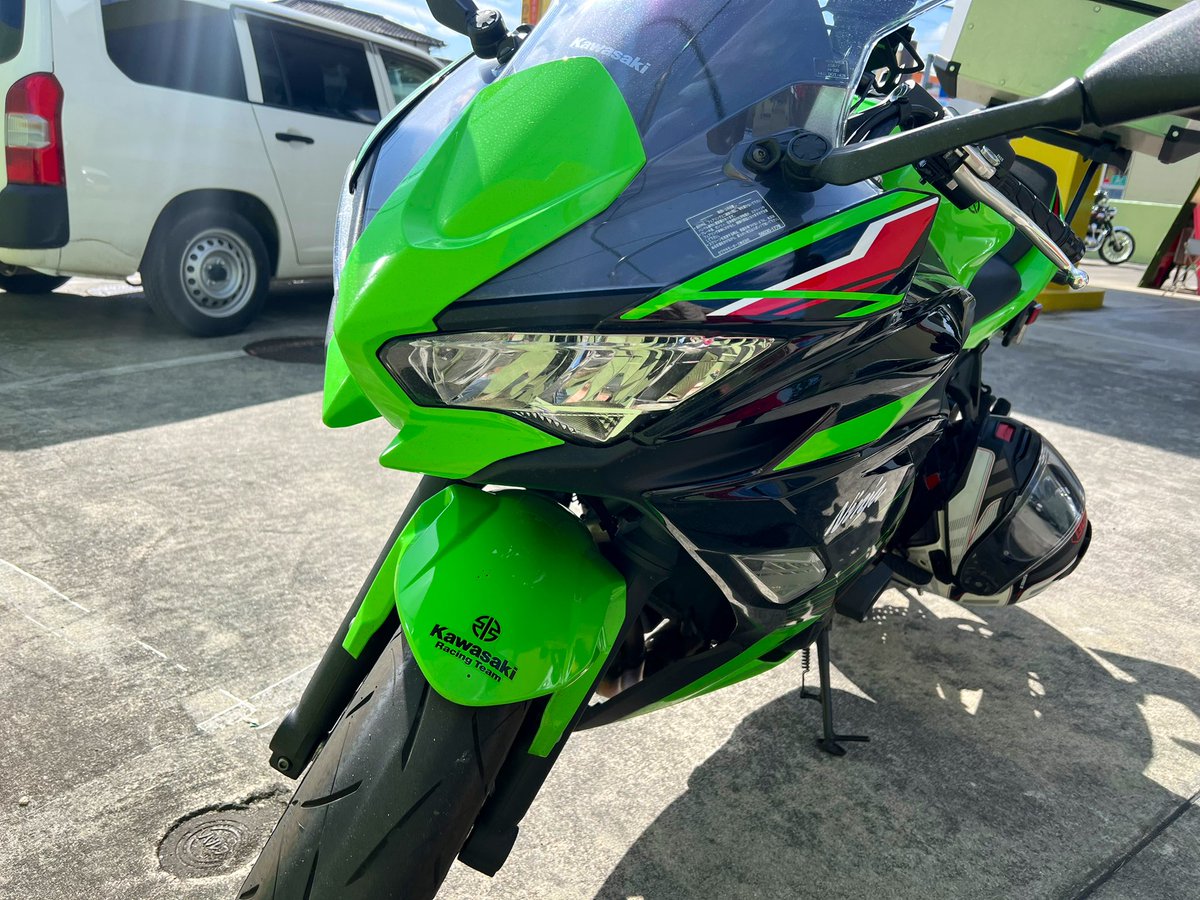 curry24_3525's tweet image. じむ兄ぃさん 昨日お昼の部にNinjaでご来店ありがとうございました🏍✨️ちょうど🅿️に入る瞬間を見ました🟩人様のことを言える立場じゃございませんが…
結構目立つバイクですね🤭😍かっこよかったです!!#KAWASAKI #Ninja 🟩
#krtedition 見た瞬間おぉぉぉっ👀と、なります👍