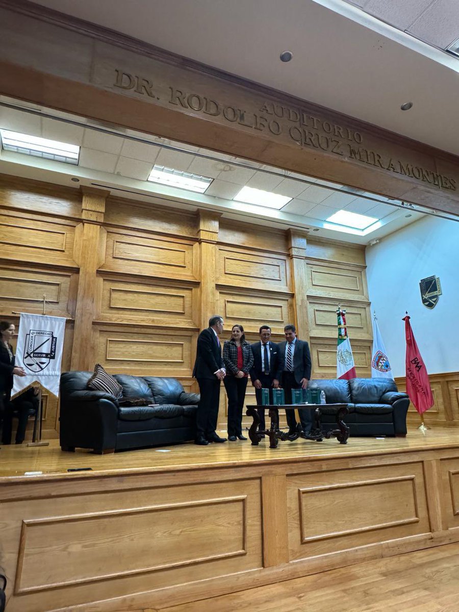 bma_chih's tweet photo. Presentación del libro “Justicia Penal alternativa en México” el cual fue publicado por nuestro amigo y Ex Presidente Magistrado César Fernando Ramírez Franco https://t.co/lbtgtlX1lB