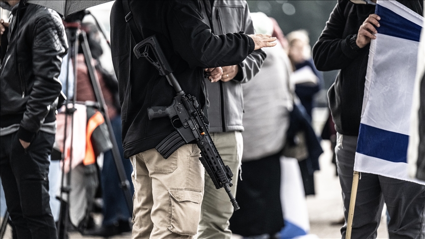 Hollanda meclisinde, Filistinlilere karşı şiddete başvuran yasa dışı Yahudi yerleşimcilerin ülkeye girmesinin yasaklanmasını öngören karar tasarısı kabul edildi v.aa.com.tr/3139534