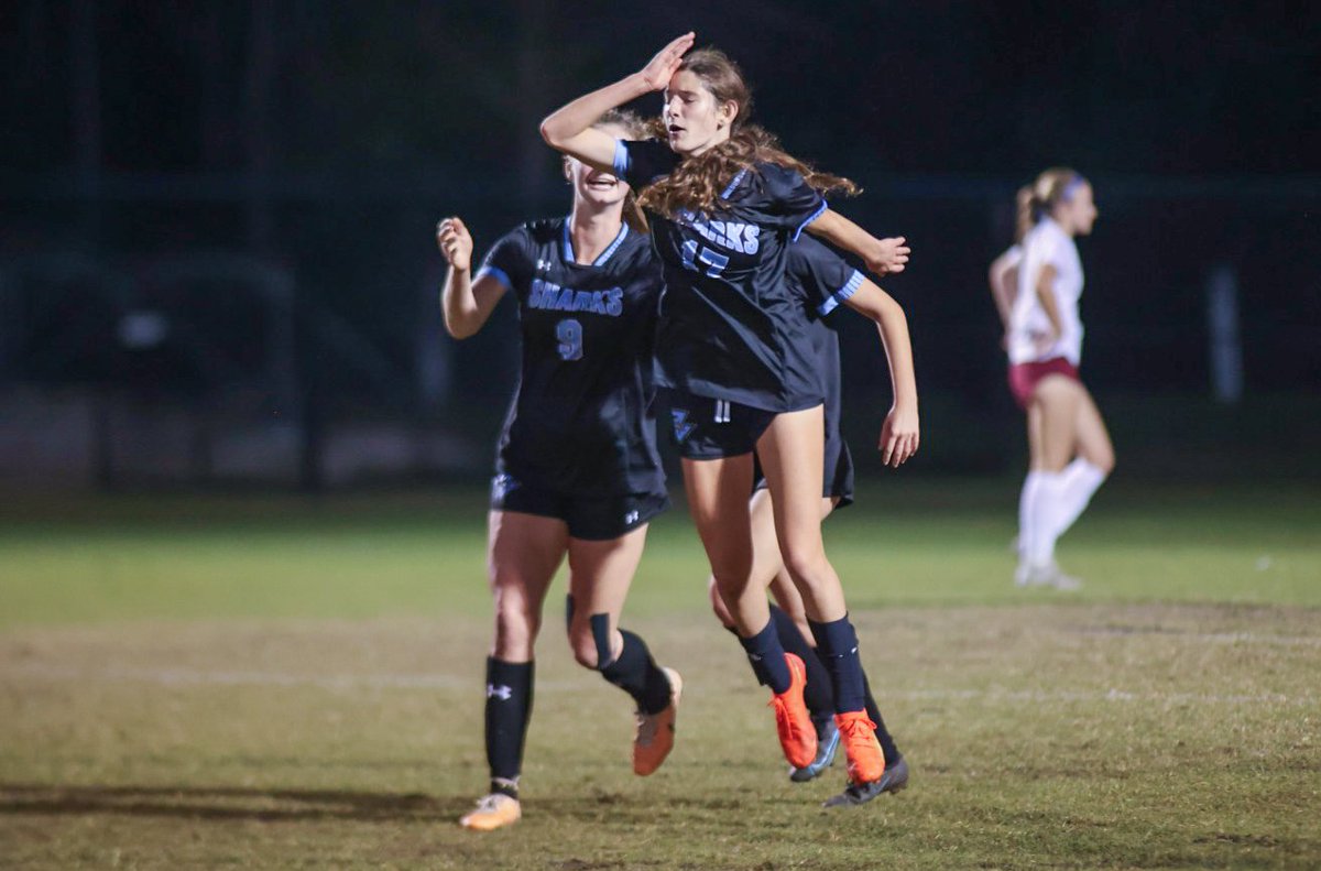 OfficialFlaFC's tweet photo. Ponte Vedra 4- Tallahassee Chiles 0, HT.

Ponte Vedra scored three goals in the last eight minutes — including Lily Morse's second in the 32nd minute — to take control of the contest. https://t.co/qYP22NI4e4