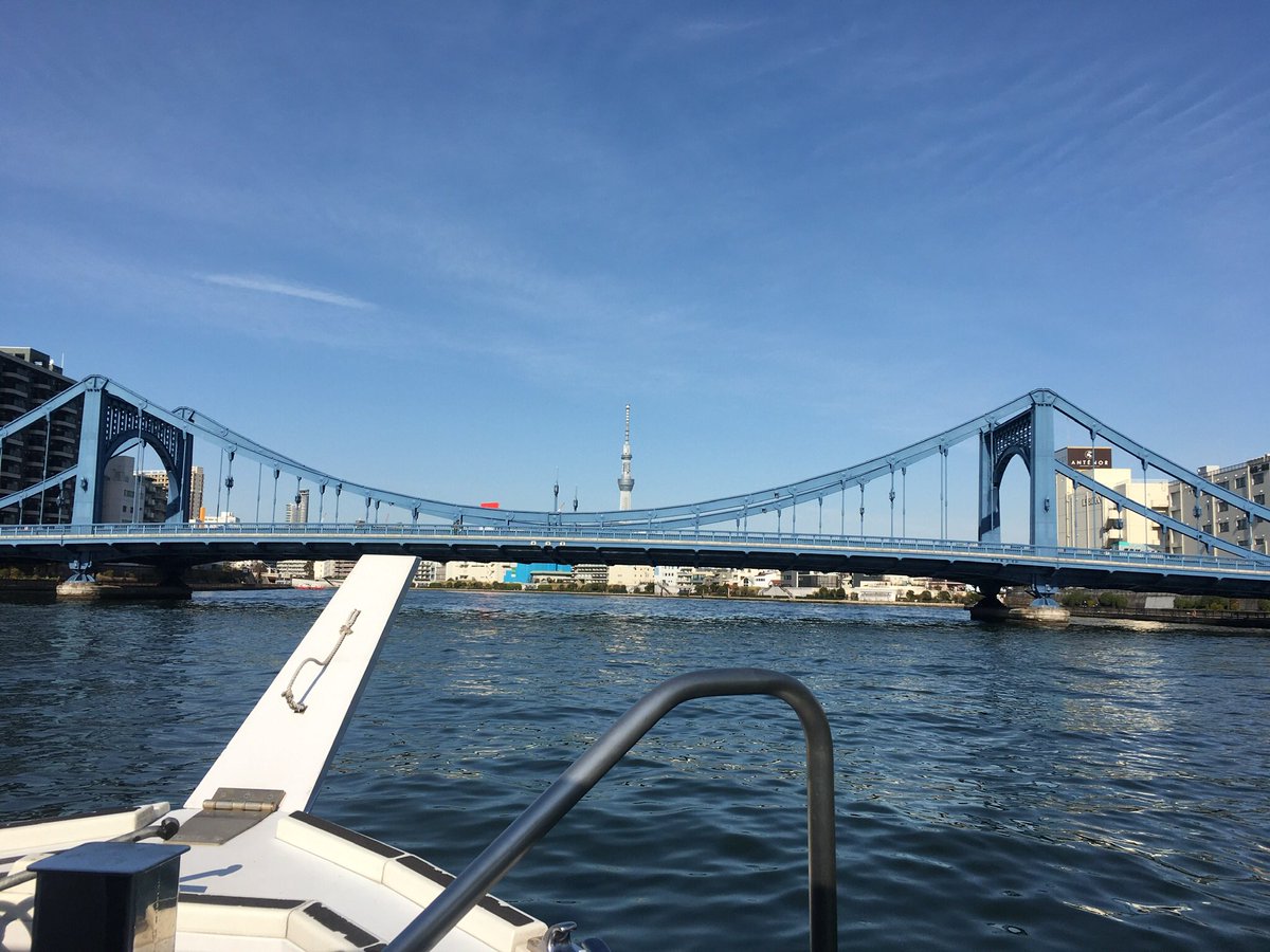 屋形船，揚げたての天麩羅は矢張り美味！！