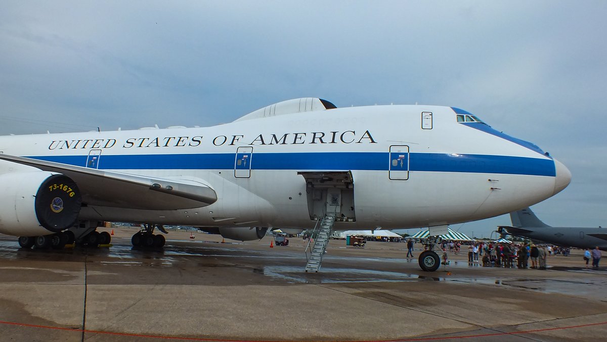 An E-4B up on display at an airshow.
•
•
✈Aircraft: Boeing 747-200 E-4B
🛩Registration: 73-1676 #ADFEB3
💺Operator: United States Air Force
📅Age: 50 Years
📷Date: August 26, 2023