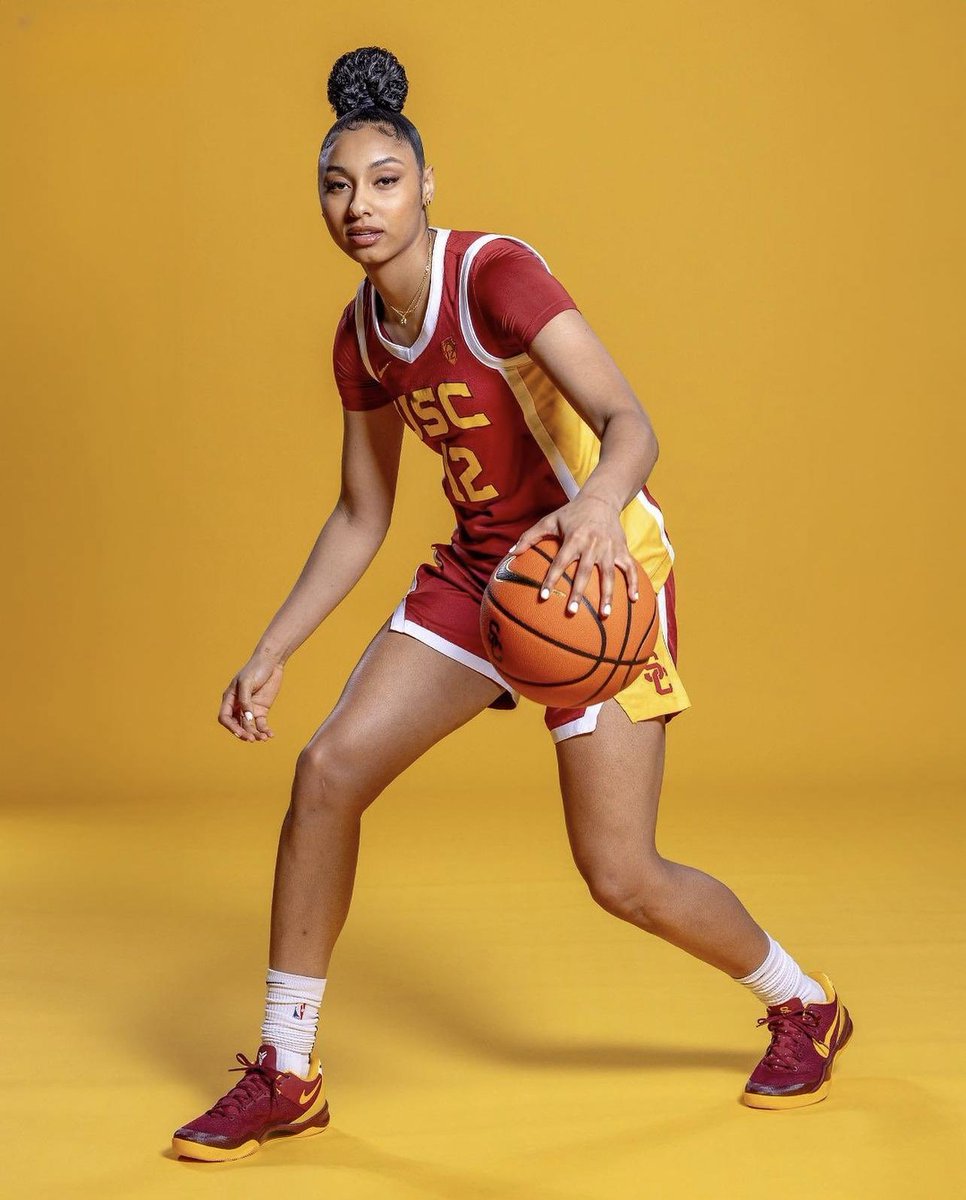 I talk hoops 🏀 tweet media