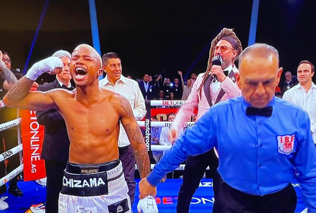 CentralQNoticia's tweet photo. #ÚltimaHora | Sivenathi Nontshinga se corona como el nuevo campeón de la FIB tras vencer esta noche al mexicano Adrián “Gatito” Curiel en el evento #CampeonesDeLaGuelaguetza. 

📸Redes

#CentralQNoticias #Oaxaca #Noticias 
https://t.co/LtmWu6taJ3 https://t.co/e30ixSQTIm