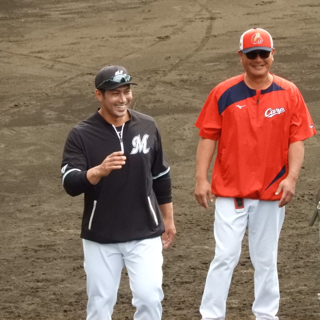 yamanao8705's tweet image. 今日は午後から千葉ロッテマリーンズと練習試合で、栗原健太さんが練習前に挨拶されてました

20240217

#栗原健太