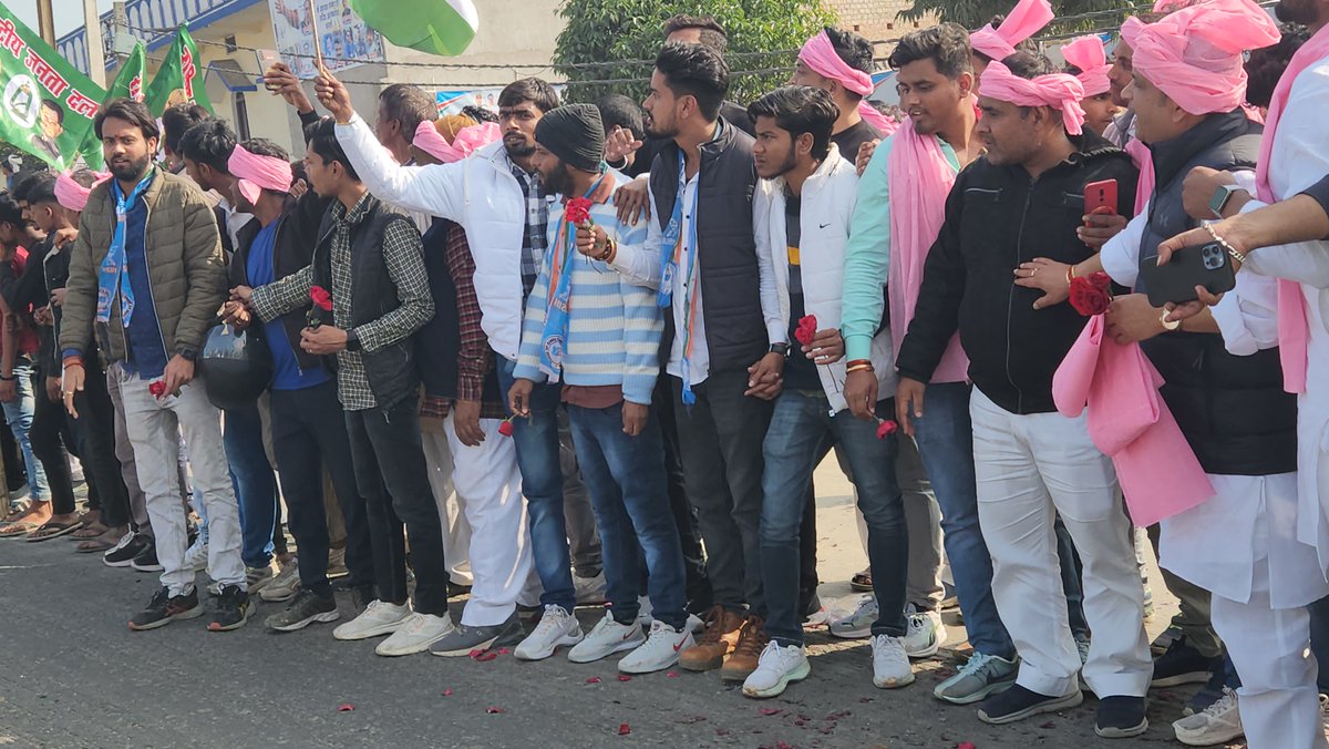 न्याय का ये महासंग्राम भारत जोड़ो नया यात्रा ..
कैमूर के पावन धरा पर श्री राहुल गांधी जी का हार्दिक स्वागत एवं अभिनंदन किया। अन्याय के विरुद्ध जारी इस ऐतिहासिक लड़ाई से आप सभी जरूर जुड़ें!
@rahulgandhi ❤😊
#BharatJodoNyayYatra