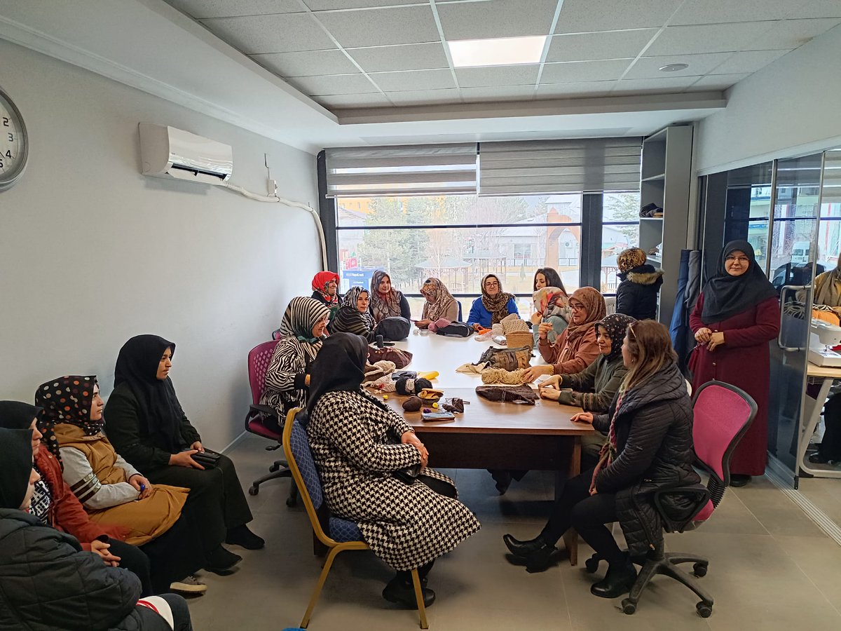 Yönetim Kurulu Üyelerimizle beraber Saha Tarama Proğramı Kapsamında kıymetli hanımlarla bir araya geldik  desteklerinden dolayı teşekkür ederiz. 
#BİZBÜYÜKBİRAİLEYİZ