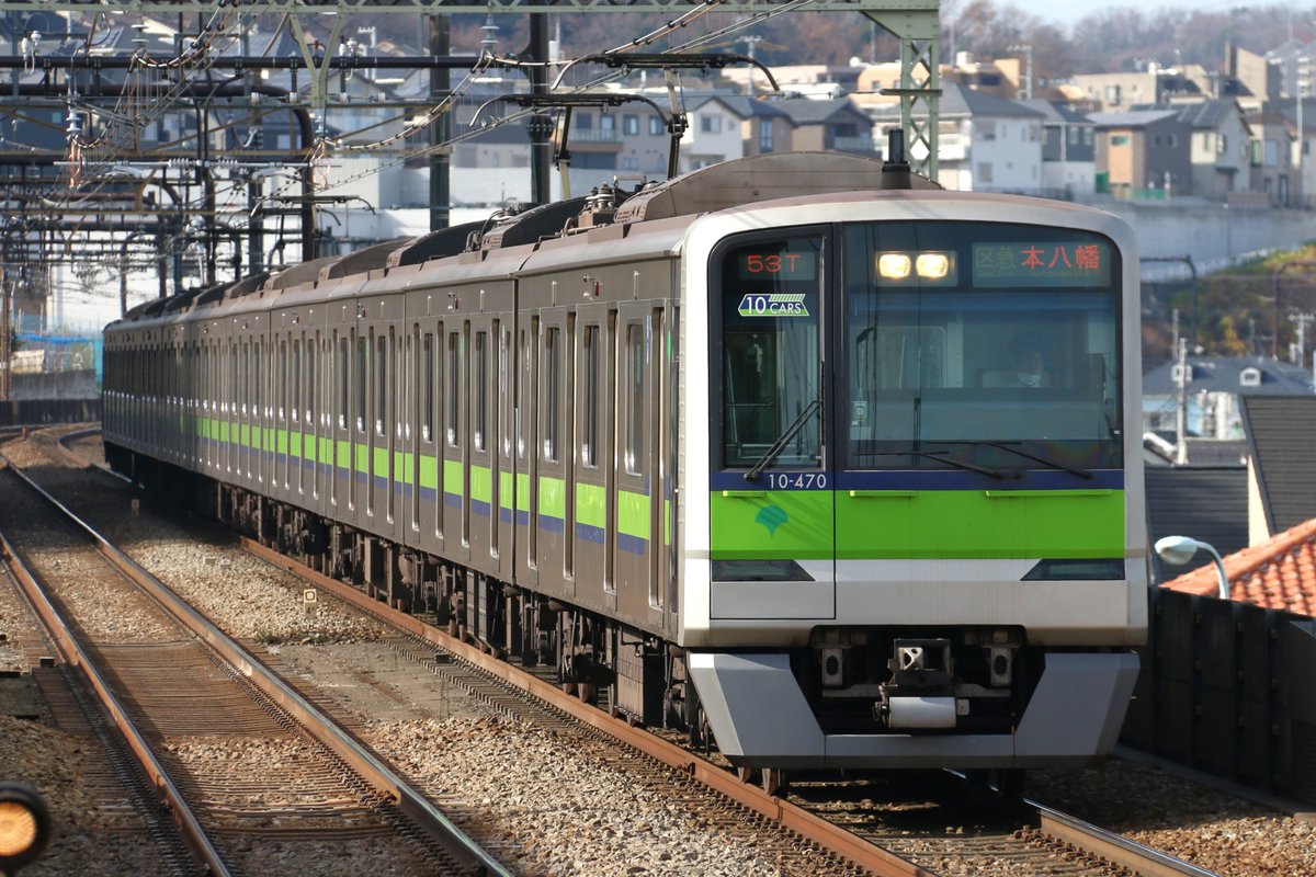 daisukitrain's tweet photo. 2023/12/19
都営10-300形10-460F 15T
　　               10-470F 53T　＠京王よみうりランド https://t.co/xz8G0xG1fM