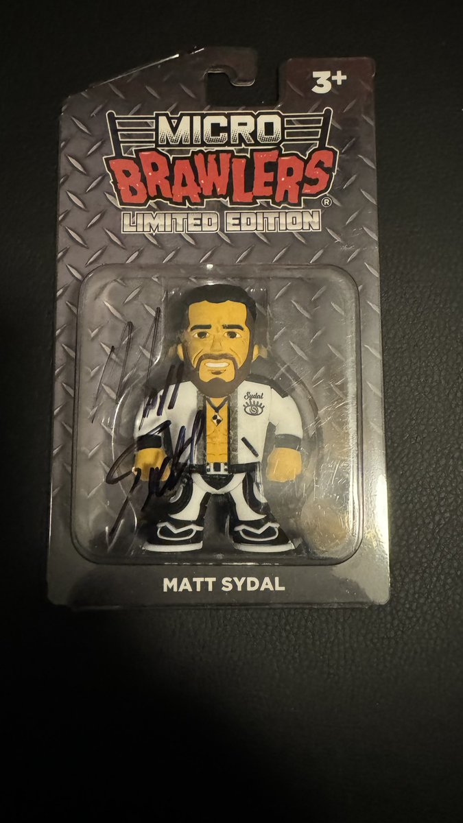 RoadWrestling's tweet image. Met @MattSydal tonight and got a signed #MicroBrawler thank you @XwwOfficial great show tonight!!