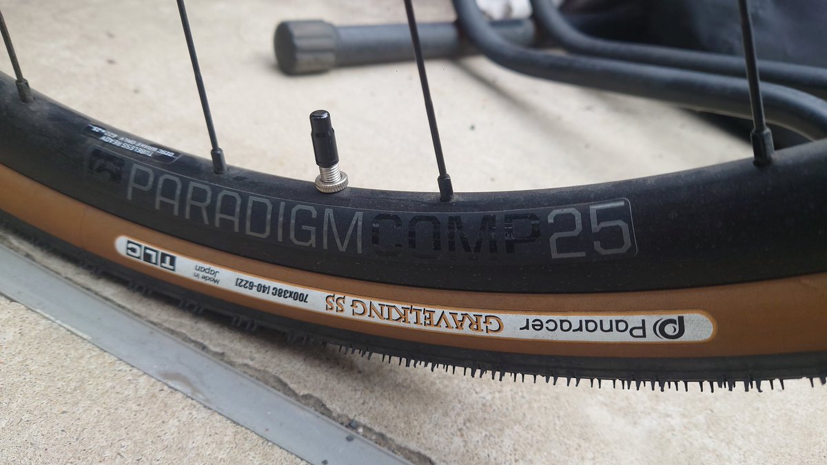 jojo_mixi's tweet image. CYCPLUS AS2 Proを @WORLDCYCLE_BLOG さんから購入。使ってみた。
グラベルキングSS700×38cに3.5barまで入れると、71秒かかり自動停止しました。
あと2本入れられそう。
旧型と比べ、大きさもほぼ変わらず。
これ、小型電動ポンプの決定版なのでは…?!
#ワールドサイクル
#CYCPLUS
#ロードバイク