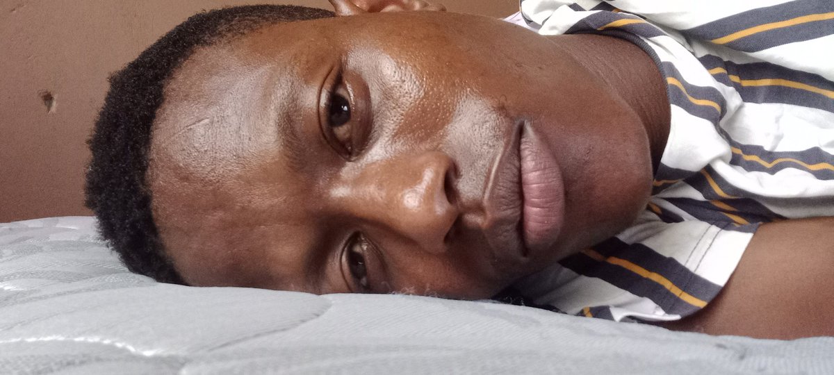 VMarholisa's tweet photo. How do you sleep the whole night π Ole single? Wake up and keep us company #uMjoloWithAzola #Spar_Lady_Trending_Video https://t.co/2rKt5uiDsJ