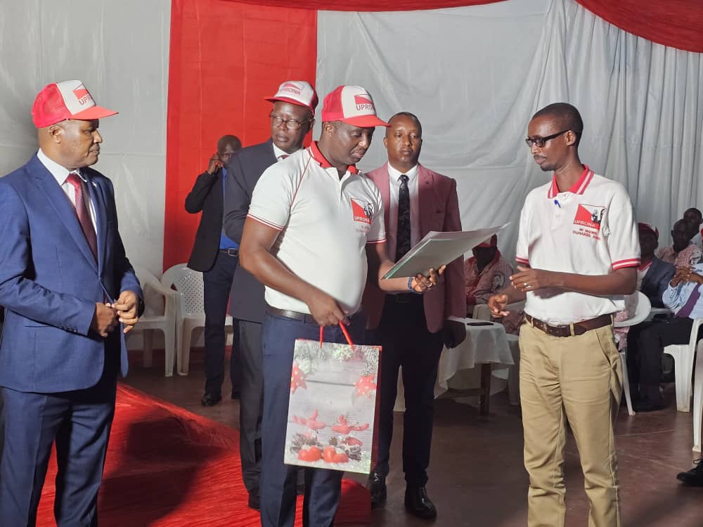 parti_uprona's tweet photo. Célébration de la 62em Anniversair de la victoir du Parti UPRONA dans la nouvelle Province BUJUMBURA, @espoirb5 @alain_majeste @yigenga @IngoMagazine @SOSMediasBDI @nshingamateka @KarerwaNdenzako @RTVRenaissance @niyogilbert1 @LeRenouveauBdi @rutwesdras @Ikiriho @KarerwaNdenzako https://t.co/W1CfW37LKT