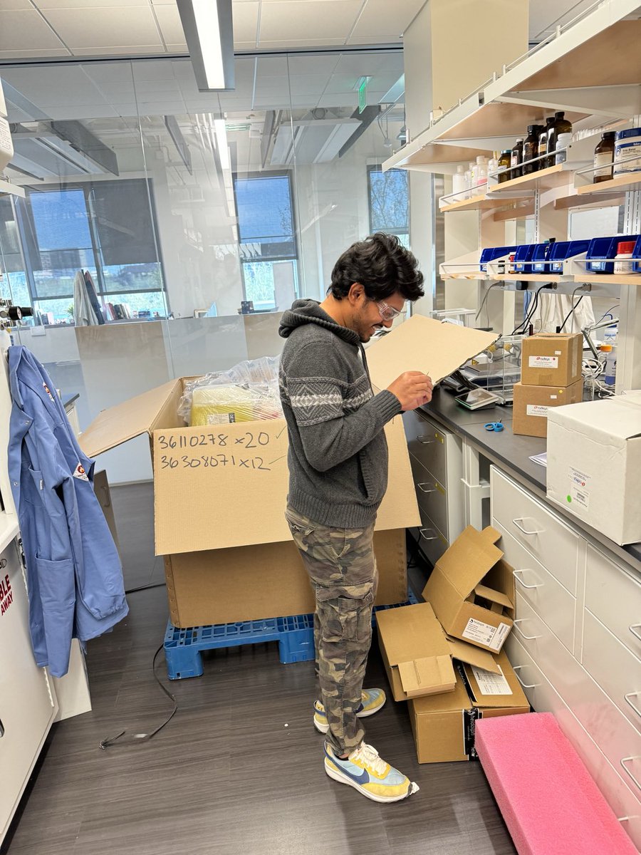 Simon research group (@ycsimongroup) on Twitter photo It’s beginning to look a lot like Christmas 🎶 🤣 <a href="/kapilakulakp/">Kapil Chandra Akula</a> caught here having fun unpacking! It’s beginning to look a lot like Christmas 🎶 🤣 <a href="/kapilakulakp/">Kapil Chandra Akula</a> caught here having fun unpacking!
