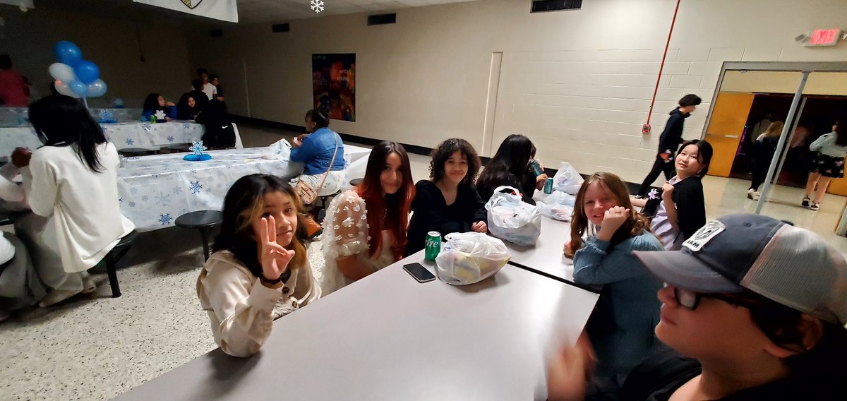 DuPont Tyler Middle tweet media