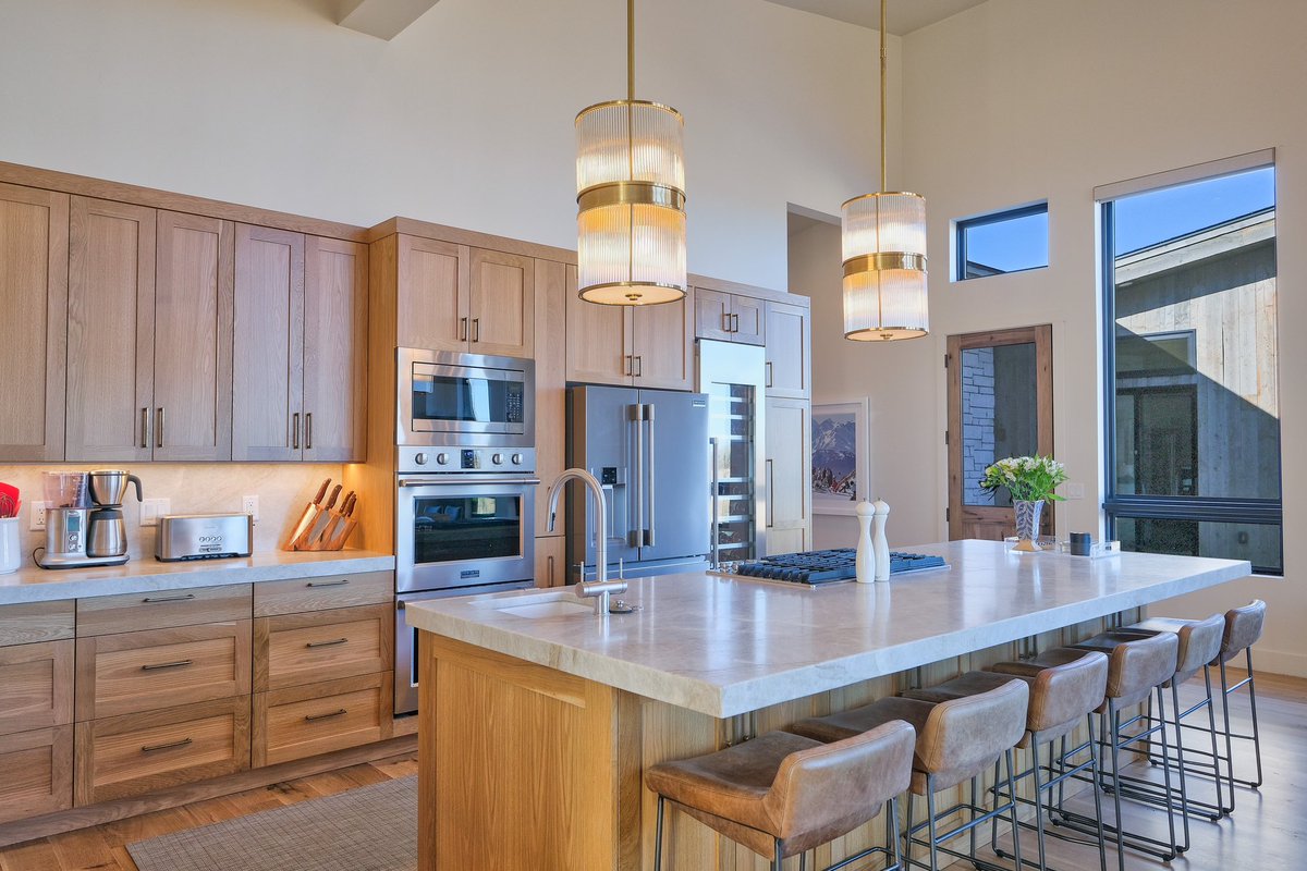 DoyleDawes's tweet photo. At 9632 Aspen Lane in Victor, Idaho, is a home that was built in 2021 and beautifully enhanced in 2023, and has an inviting open concept floor plan, with 4 bedrooms, including one perfectly located to act as an office, and 3 bathrooms. 

Learn more at the link in our bio. https://t.co/UTfbyeZgWi