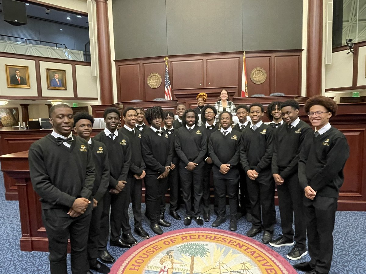 Today, the #GQTampa youth are meeting with our state legislators in our state’s capital to learn firsthand how laws are made and how they can make a difference in their communities. #CollegeBound #NewExperiences #GQ #MentoringMatters @SusanLValdesFL @DianneHartFL