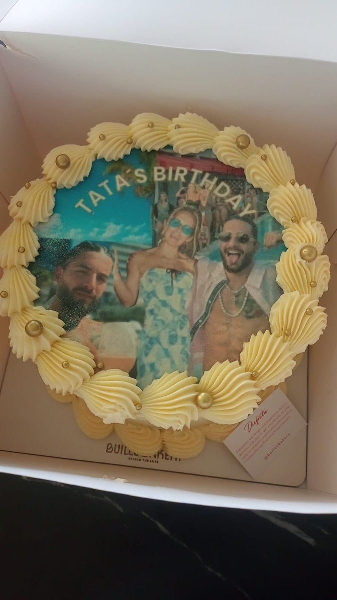 maluma's tweet image. Feliz cumple TATA 😘