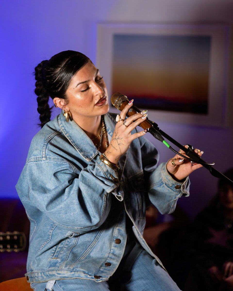 Push-Up Bra LA tweet media