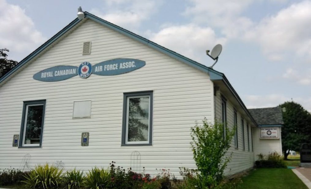 tvdsbaviation's tweet photo. Happy Friday! It was great to meet the knowledgeable #427wing group. Honoured to be new members! Such a warm welcome and space filled with history. Excited to introduce students to this incredible group. @NathanFrom1 @MrCasey27 @montcalmguides @ageIQwaistline @BriscoeClass https://t.co/eVjvLZsD5t