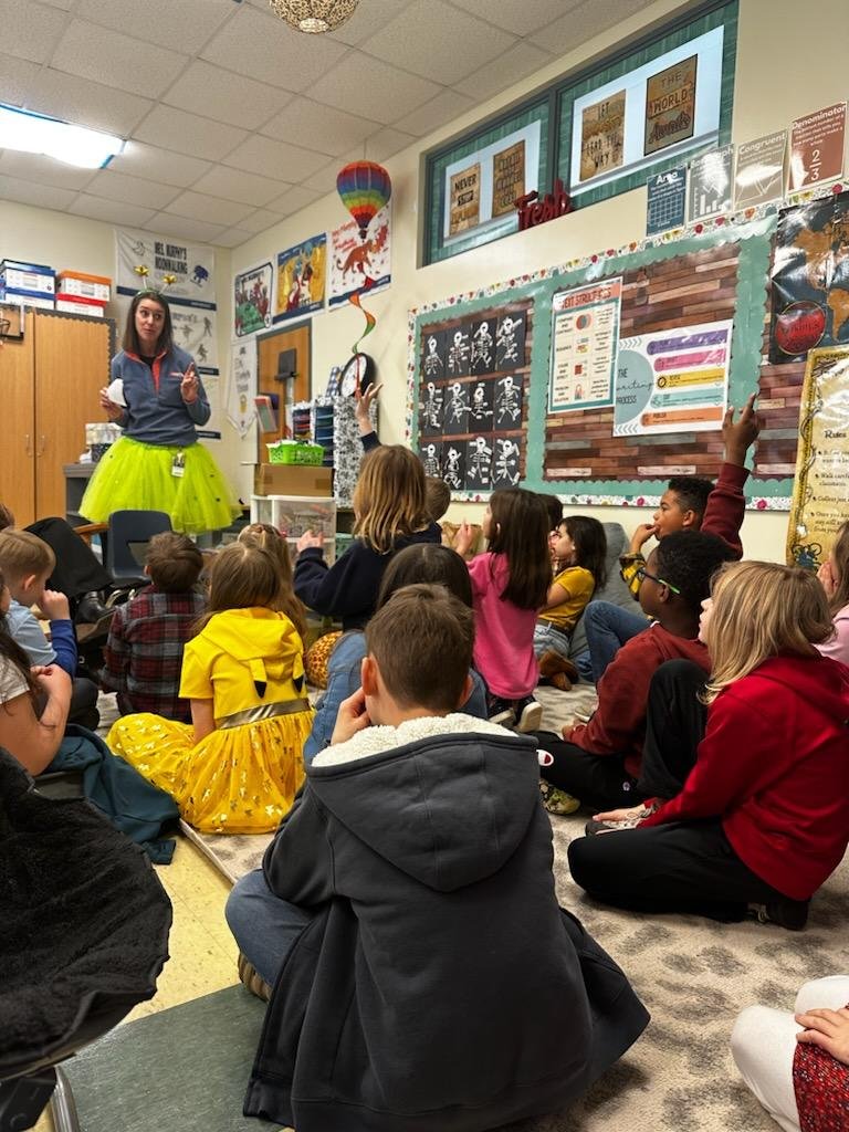 MrsPageTurner's tweet photo. As part of our #OneSchoolOneBook classes signed up for trivia ๐โโ๏ธ
Our HAWKS were out of this world ๐ in how much they remembered from the @stacymcanulty "Our Universe" books ๐ โญ ๐
#raiseareader #UCPSLibraryLife @aghoulihan @UCPSNC https://t.co/A3kFJculnf
