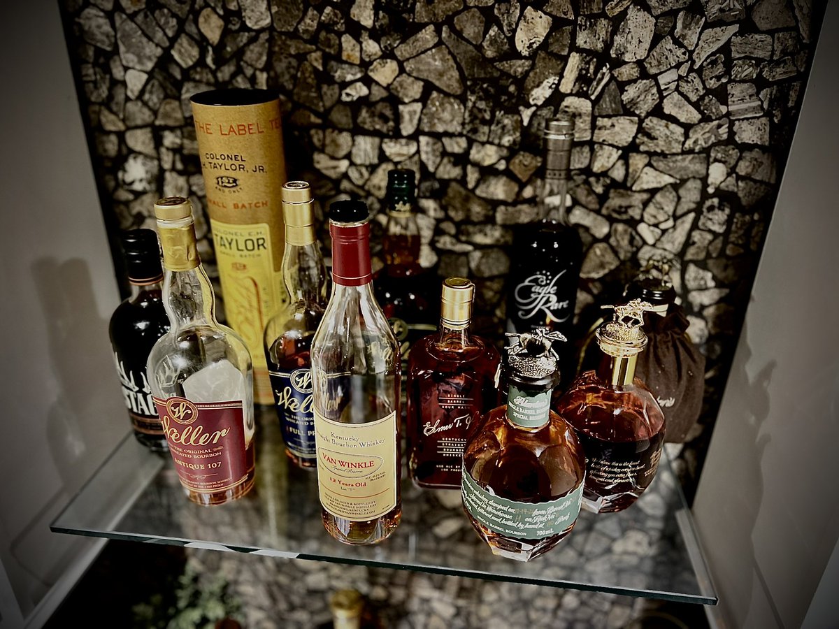 JoshLynn2020's tweet photo. New top shelf! Gotta mix it up from time to time. #weller #ehtaylor #blantons #lotb #Stagg #eaglerare https://t.co/djfL1OQ4eG