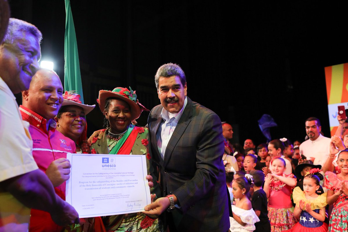 NicolasMaduro's tweet photo. ¡De Caucagüa para el mundo! "Los Bandos y Parrandas de los Santos Inocentes" han sido nombrados Patrimonio Cultural de la Humanidad por la @UNESCO_es Vaya mis felicitaciones al pueblo mirandino que canta, siente y sueña la cultura. ¡Que viva nuestra cultura y tradiciones milenarias!