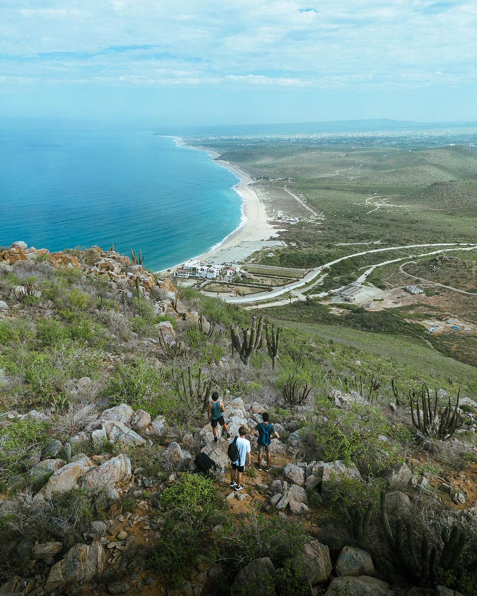 VisitaLosCabos's tweet photo. ✨Si estás en #TodosSantos, no dudes en pasar una tarde de senderismo en #PuntaLobos, desde su cima, obtendrás una vista sin igual del océano, la flora y fauna desértica.➡️ https://t.co/d43RMiXaOe
📷adrianmontalvo https://t.co/oXF9Cv7Ihp