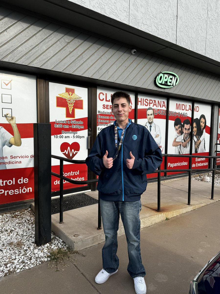 StephCurryTX's tweet image. And on Fridays we visit FirstNet locations to educate them on the best prioritized network for First Responders. Dropping off little goodie boxes to spread the word that AT&amp;amp;T loves First Responders!! #FirstNetFriday #NTX #MidlandAMP 🚓🚑🚒❤️‍🔥