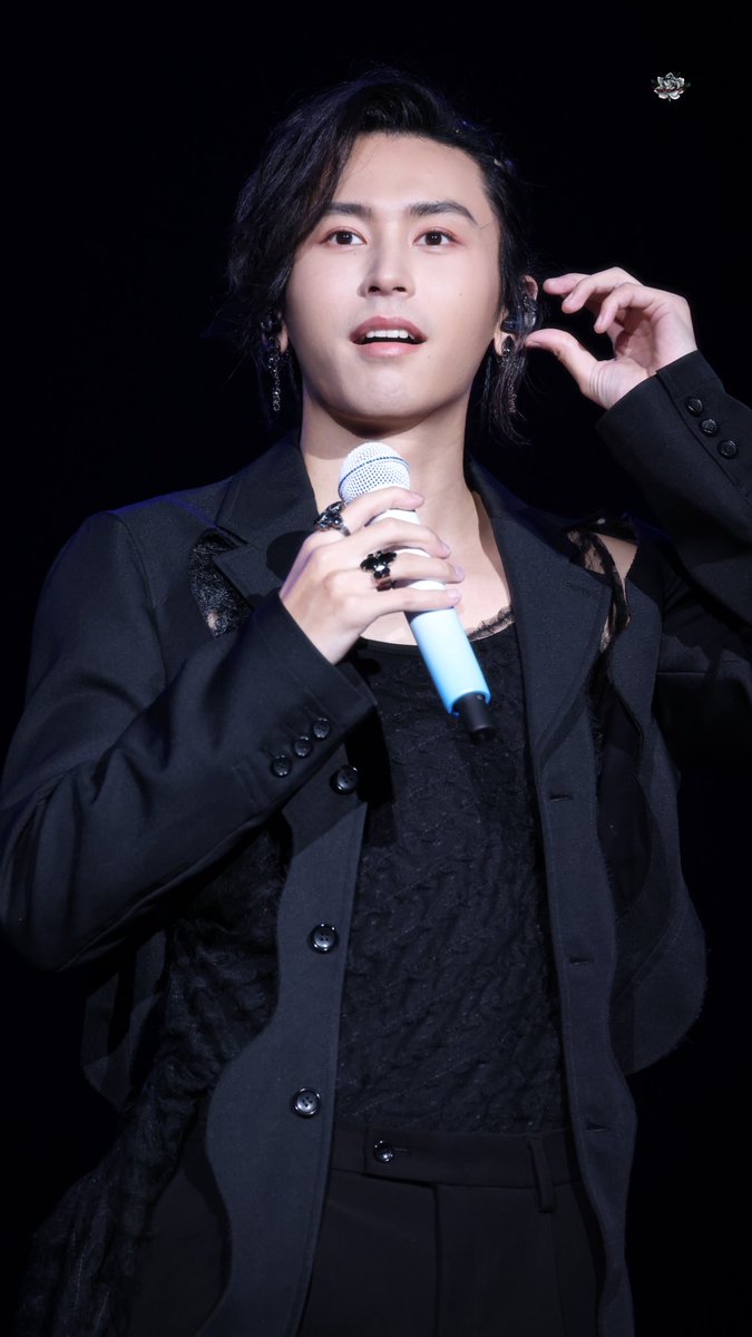 JJZH_0511's tweet photo. 𝟐𝟎𝟐𝟒𝟎𝟐𝟏𝟔𝐇𝐊

𝒍𝒂𝒄𝒆𝒓𝒆
纵然黑夜孤寂
part1

#時間の都市_LaLaTV世界初放送   
#ZhangZhehan张哲瀚 #张哲瀚 #張哲瀚 #ZZH #チャンジャーハン #장철한 #장저한 #จางเจ๋อฮั่น #TheRealZhangZhehan #ZhangSanjian https://t.co/8VPpZR9082