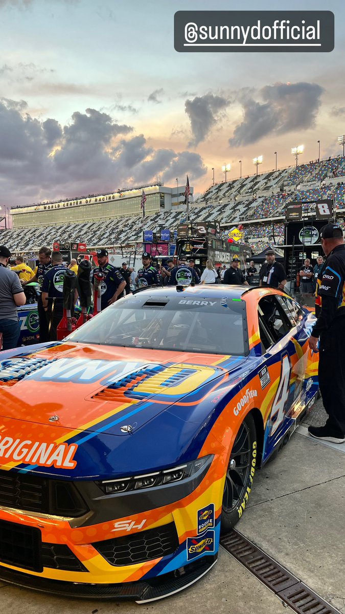 RodneyChilders4's tweet photo. The @sunnydelight ride is looking good and ready to go!! 👊🏻👊🏻
@joshberry @HarrisonsUsa @Haas_Automation @FordPerformance @StewartHaasRcng @DAYTONA @NASCAR https://t.co/o8DS1PWTzn