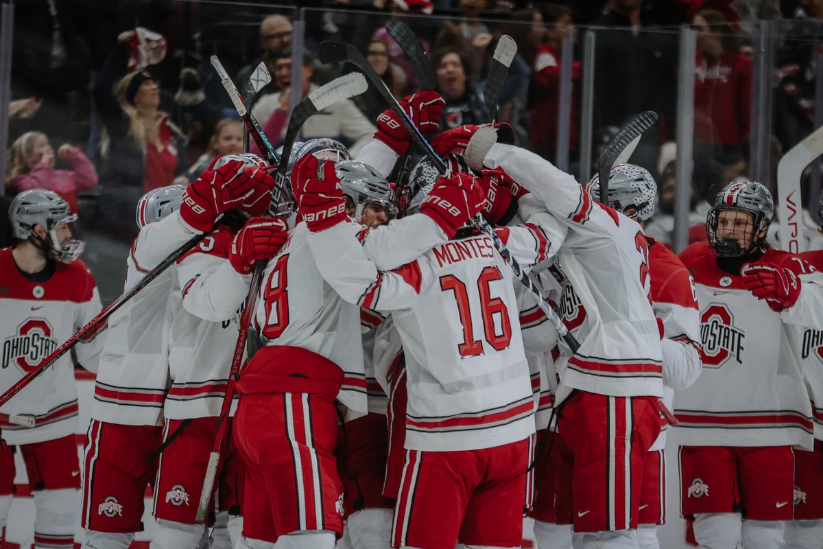 B1GHockey's tweet photo. Down goes No. 4. 💥 https://t.co/1a3Nr4VSup