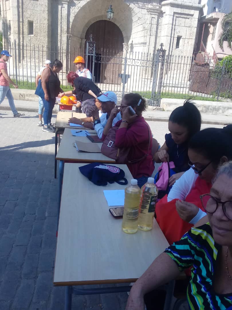 YanetHzP's tweet photo. Ferias de empleo en todos los municipios de #LaHabanaDeTodos marcaron la jornada de este viernes.
Una gran oportunidad para que jóvenes y población en general se integren al mundo laboral, una necesidad de país. 
#CubaViveYTrabaja
#GenteQueSuma https://t.co/M1rkuzerxY