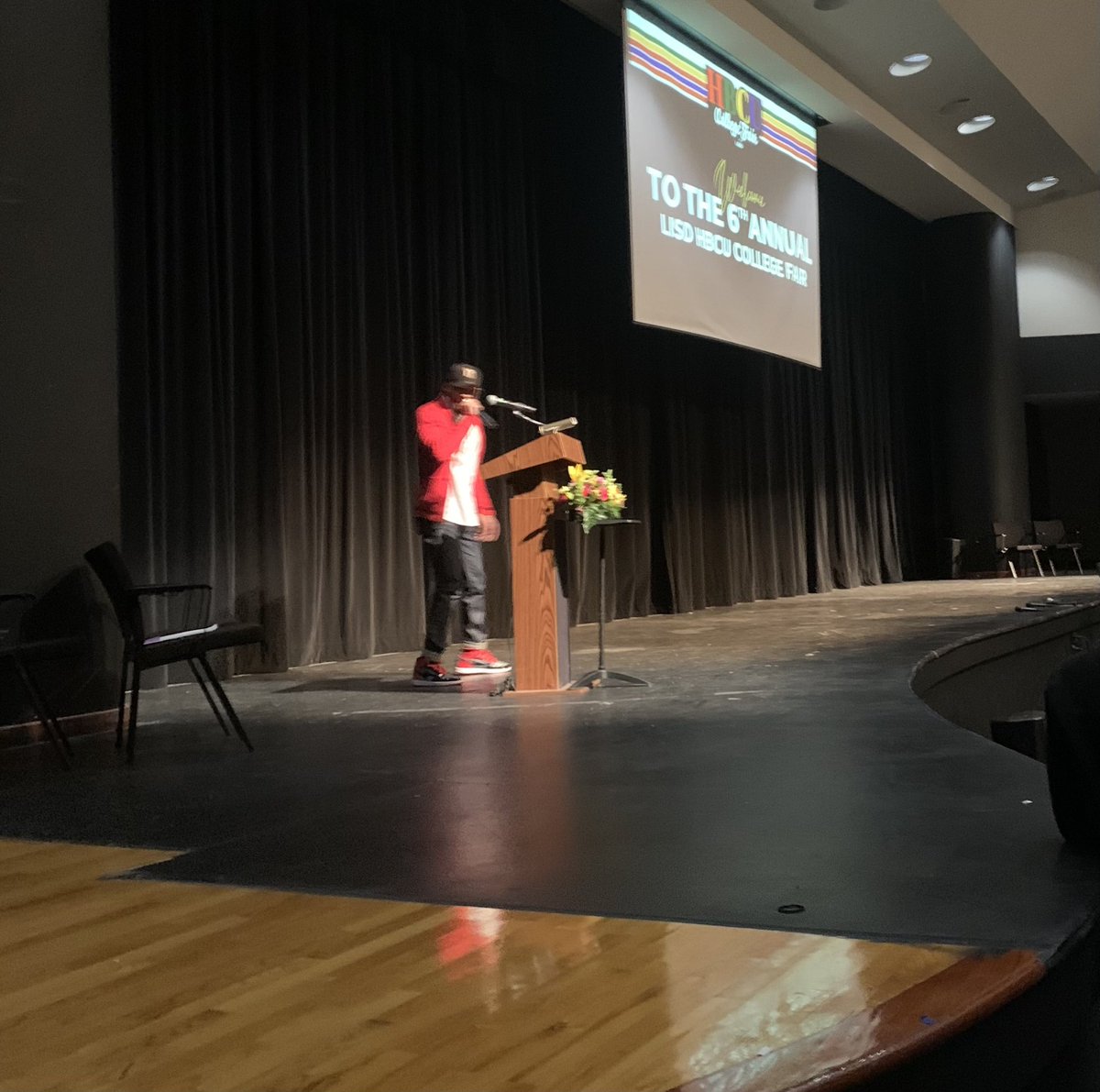 ChantellUpshaw's tweet image. Thank you Mr. Clark-Atlanta for brining the energy at today’s #LISDHBCU College Fair!