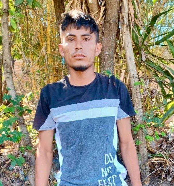 Wilmer Alexander Mercado, alias Pollo, fue ubicado por nuestro personal en el cantón El Matazano, San Juan Opico. 

A este pandillero de la MS-13 que  posee antecedentes por posesión y tenencia de droga, se le encontró información que lo vincula con dicha estructura criminal.