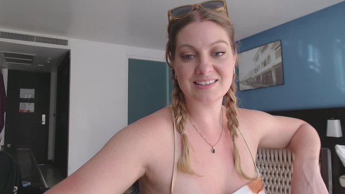 Veronica Weston is live now! https://t.co/zpIEIEzCrS https://t.co/nj0ekhBWFp<a href="/tag/myfreecams"class="tags"><span>#myfreecams</span></a>